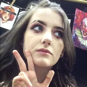 Meet your Posher, Danielle